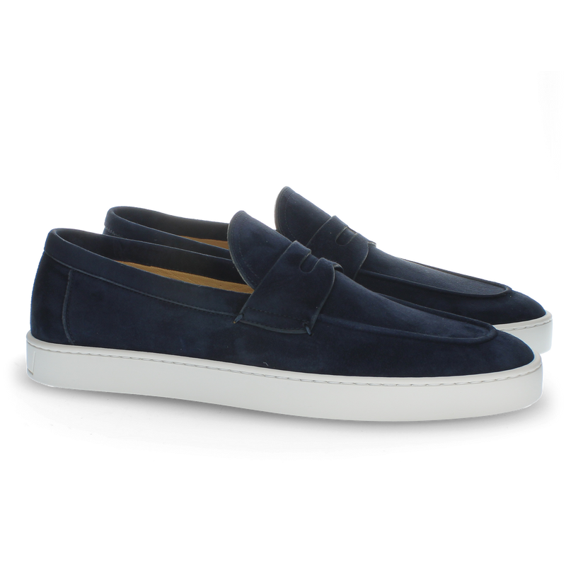 Mocassino in suede blu con suola in gomma