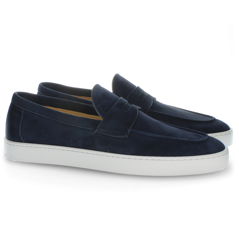 Mocassino in suede blu con suola in gomma