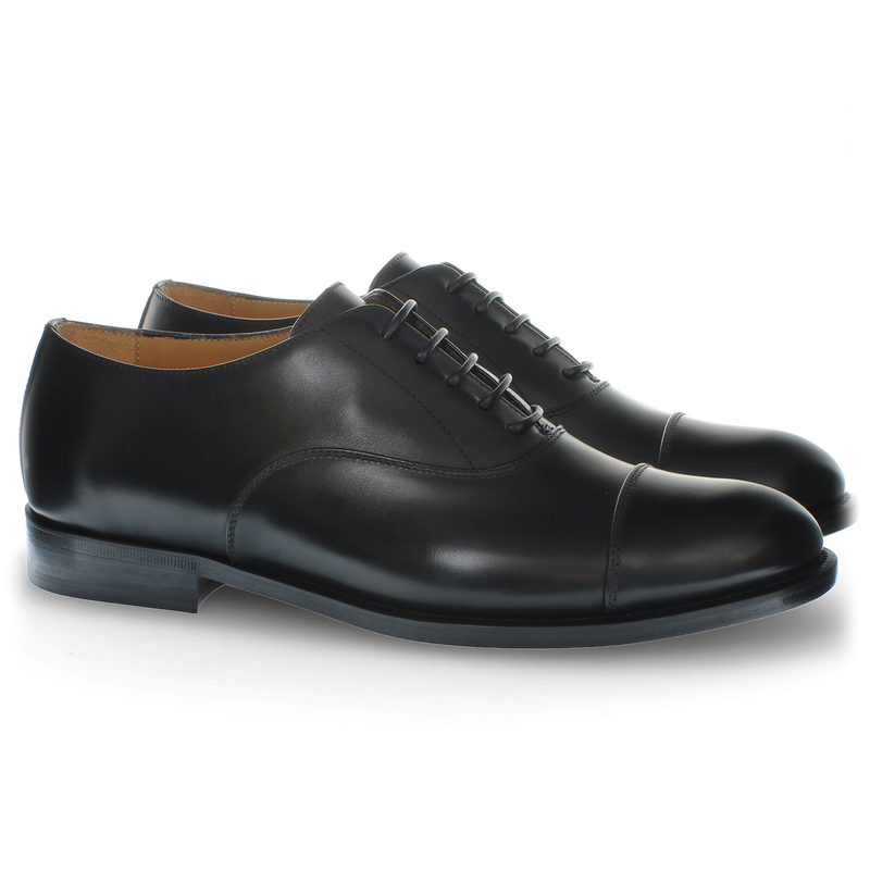 Black leather Oxford shoe