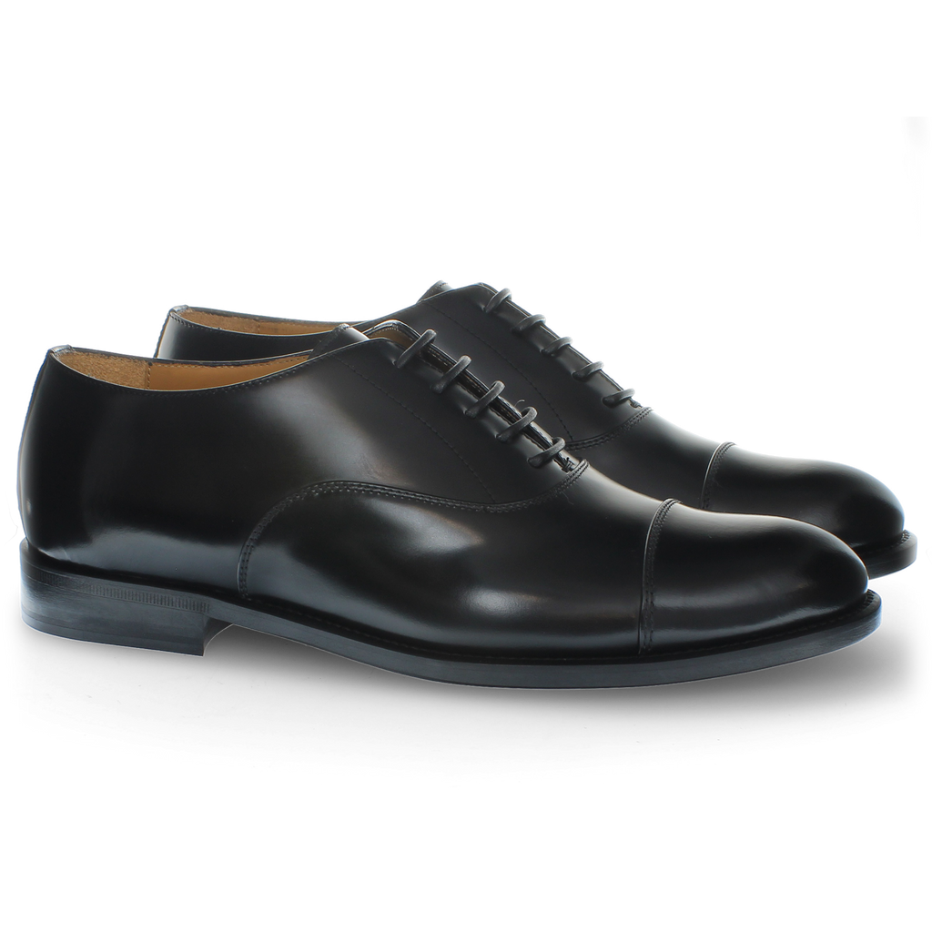 Stringata Oxford in pelle nera