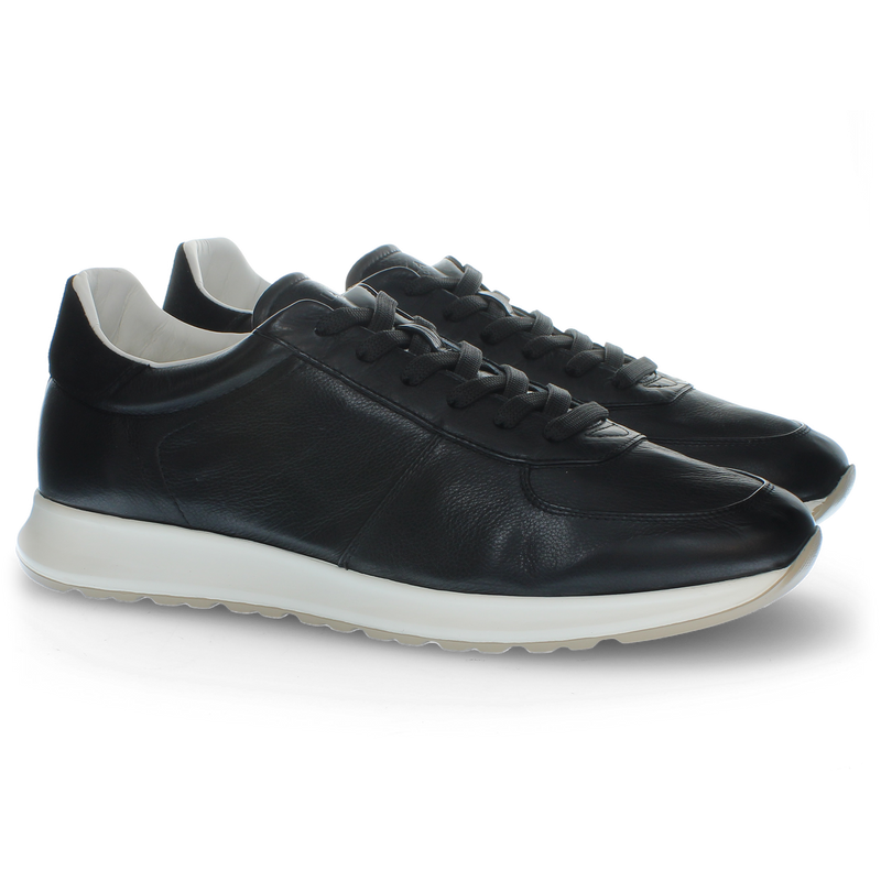 Black leather sneaker with ultralight sole