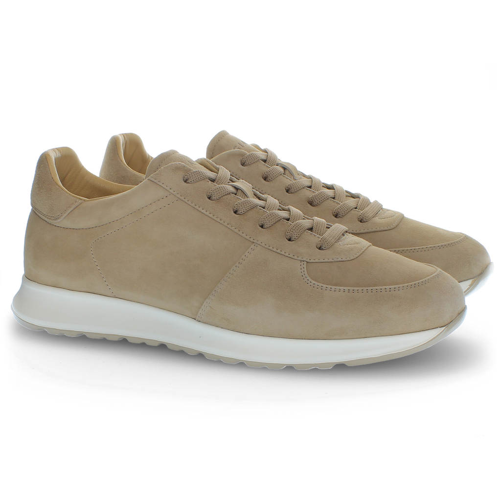 Sneaker in suede beige con suola ultra leggera